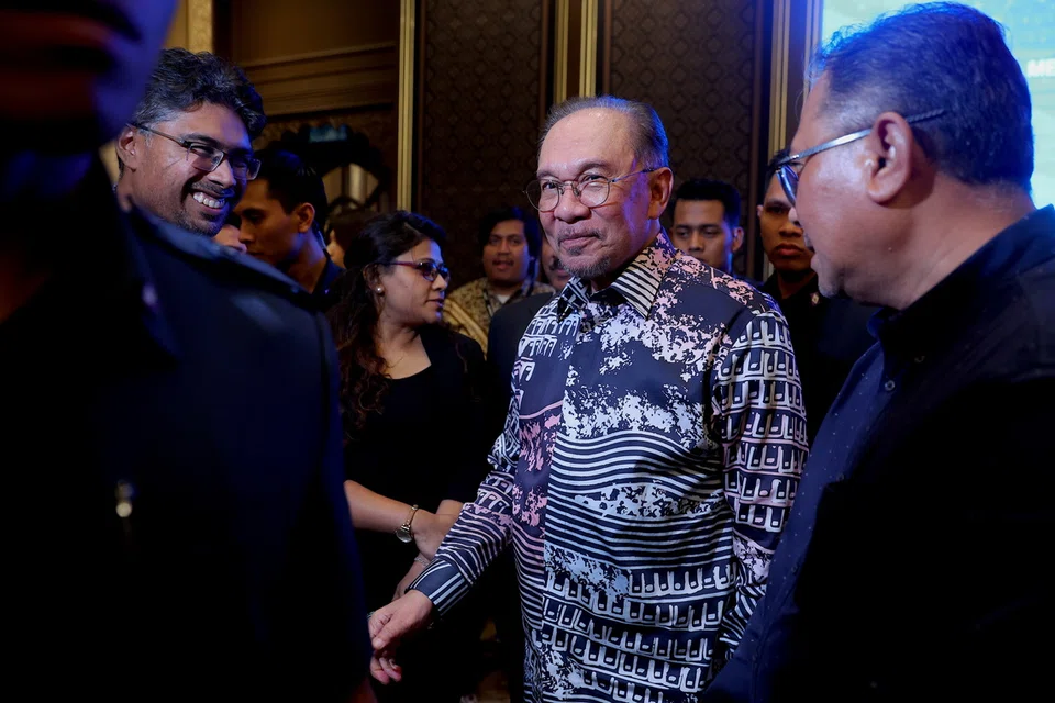 Malaysia’s Anwar Says Thailand, Cambodia Keen to End Conflict Amid ...